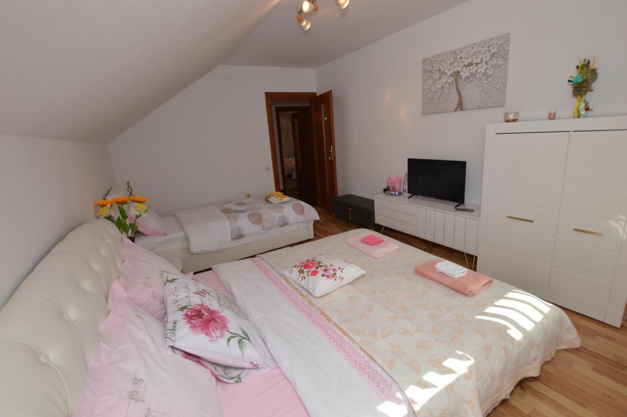 Casa Irina Villa Piatra Neamt Luaran gambar